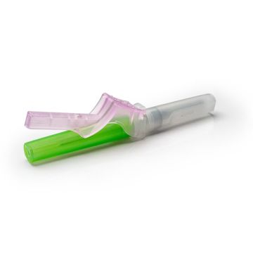 BD Vacutainer Eclipse Blood Collection Needles with Pre-attached Holder, 22G (100 Pack)